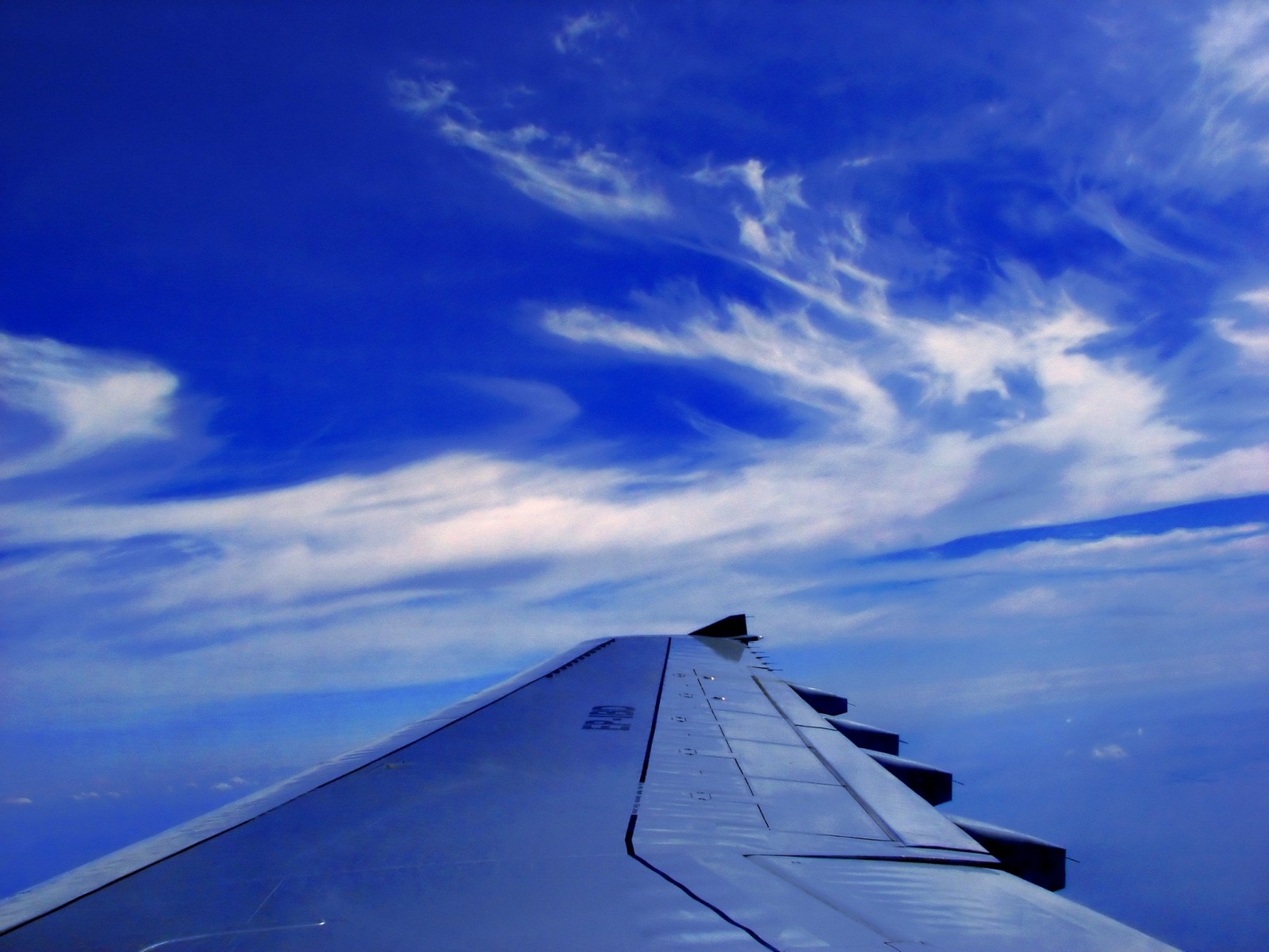 Pohled z letadla 1600x1200. Tapeta, pozad na plochu PC. Obrzek ke staen zdarma