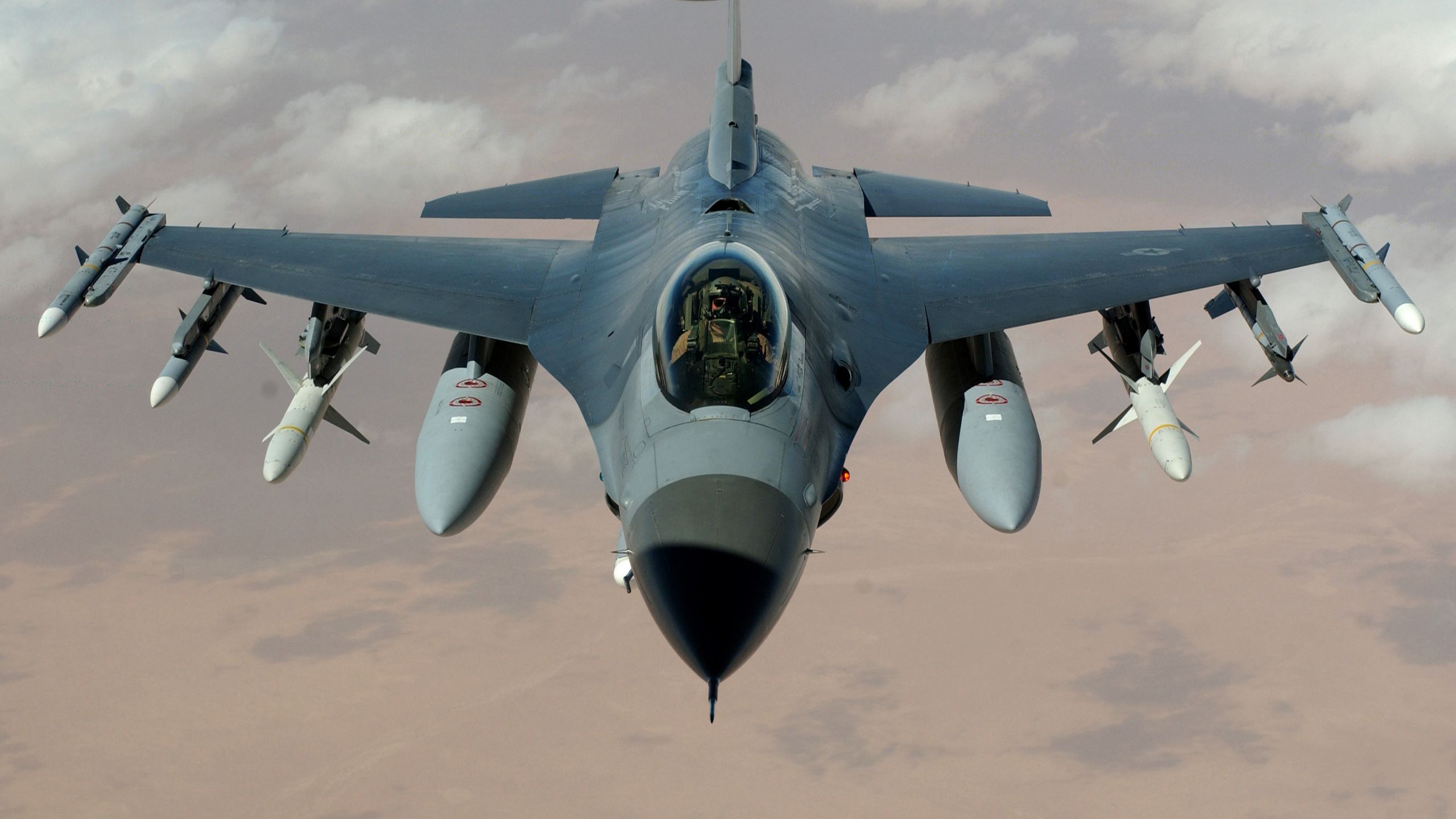 F-16 Fighting Falcon 2560x1440. Pozad na plochu PC ke staen, tapeta zdarma