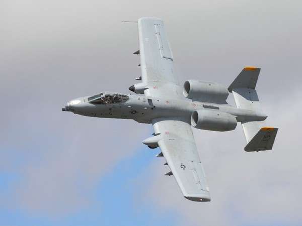 Obrzek na pozad PC nazvan A-10 Thunderbolt