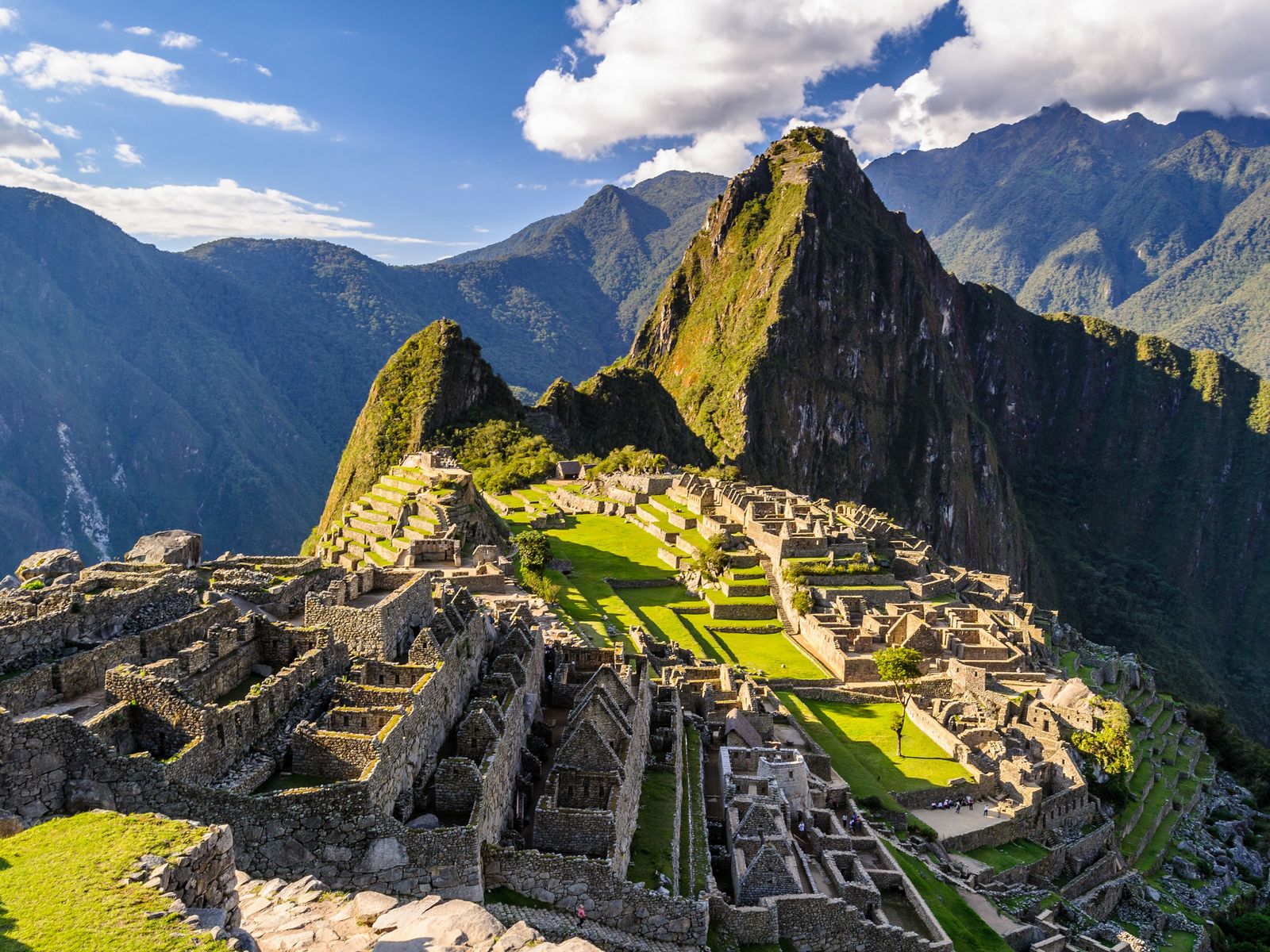 Tapeta na plochu Machu Picchu, 1600x1200. Obrzek, wallpaper, pozad zdarma